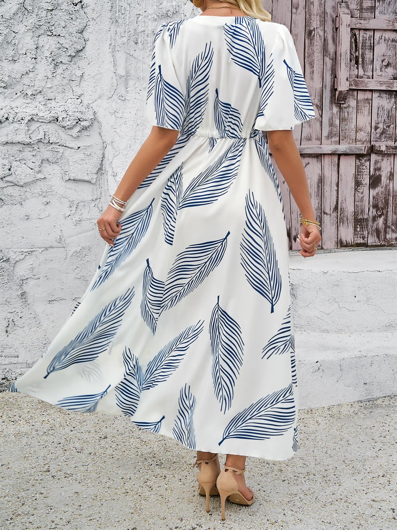 Casual Dresses - All-Season Leaf Print Maxi Dress for Every Body Type