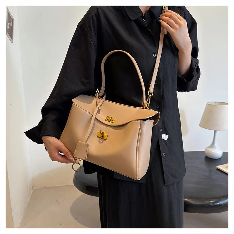 HandBags - Elegant Crossbody Handbag for Modern Women