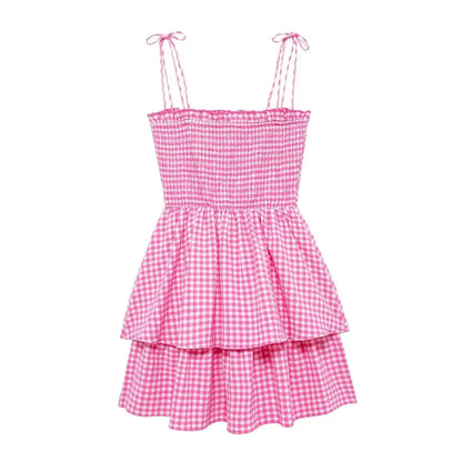 Hübsches rosa Sommerkleid mit Stufen-Gingham-Muster