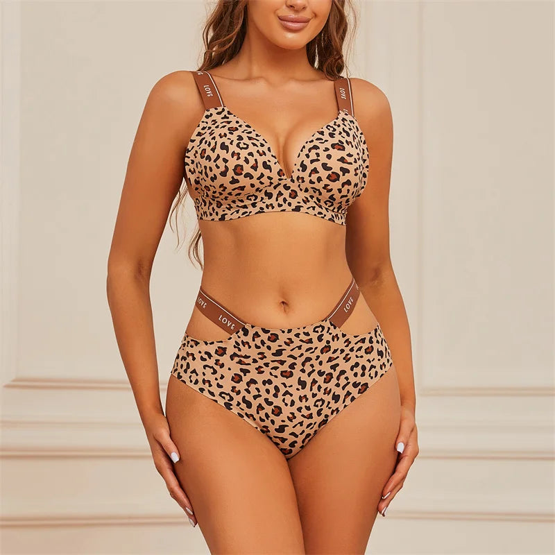 Ensemble de lingerie Romance Leopard pour soirées spéciales