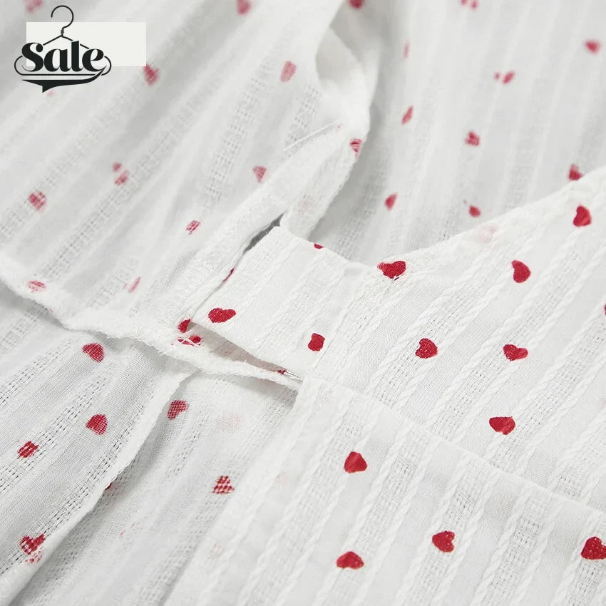 Robe mi-longue à motif cœur et cache-cœur romantique pour les sorties décontractées :