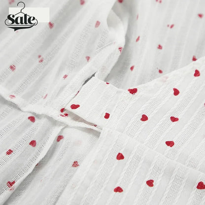 Robe mi-longue à motif cœur et cache-cœur romantique pour les sorties décontractées :