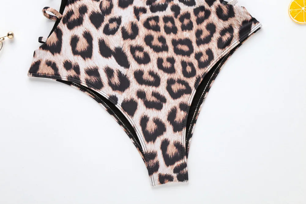 Monokini Swimwears - Leopard Print Protective One-Piece Swimwear Rash Guard for Women