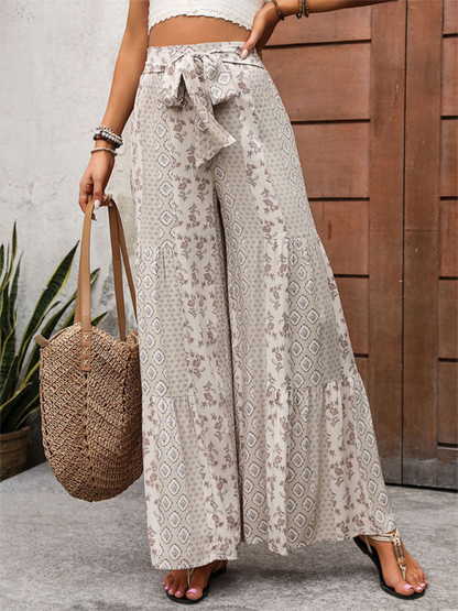 Weite Hose im Boho-Stil mit Gürtel im Palazzo-Stil