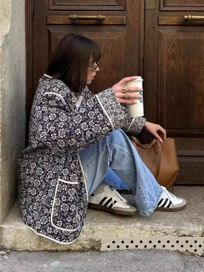 Veste matelassée à fleurs bleu marine de tous les jours