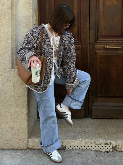 Veste matelassée à fleurs bleu marine de tous les jours