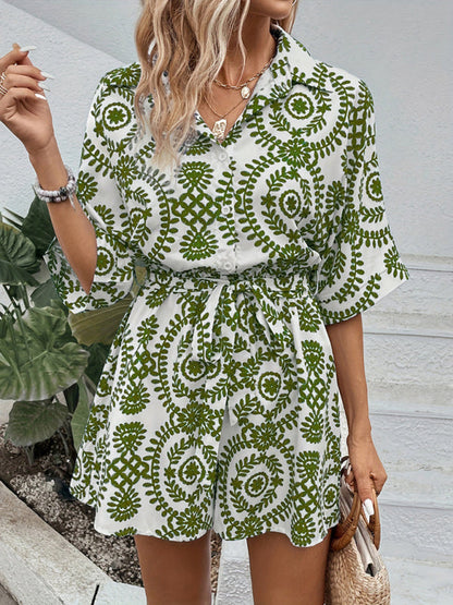 Damen-Strampler mit Blumenmuster und Bindegürtel und 3/4-Ärmeln – Hemd-Playsuit für den Sommer