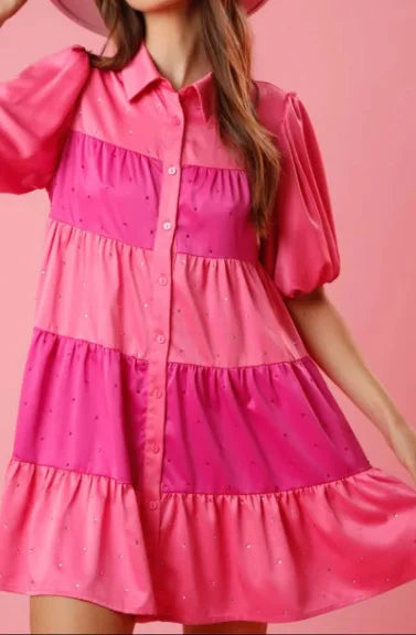 Robe chemise trapèze à plusieurs niveaux avec perles princesse et manches bouffantes