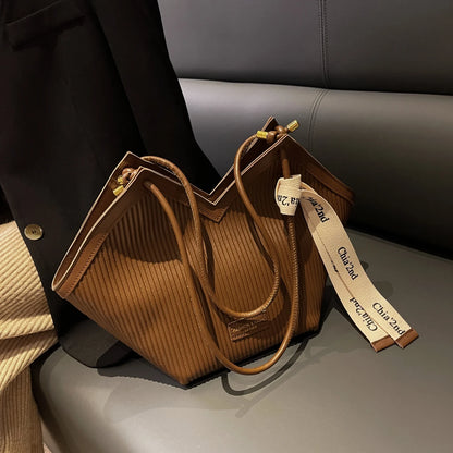 Shoulder Bags - Metro Vogue: Sleek Striped City Bag