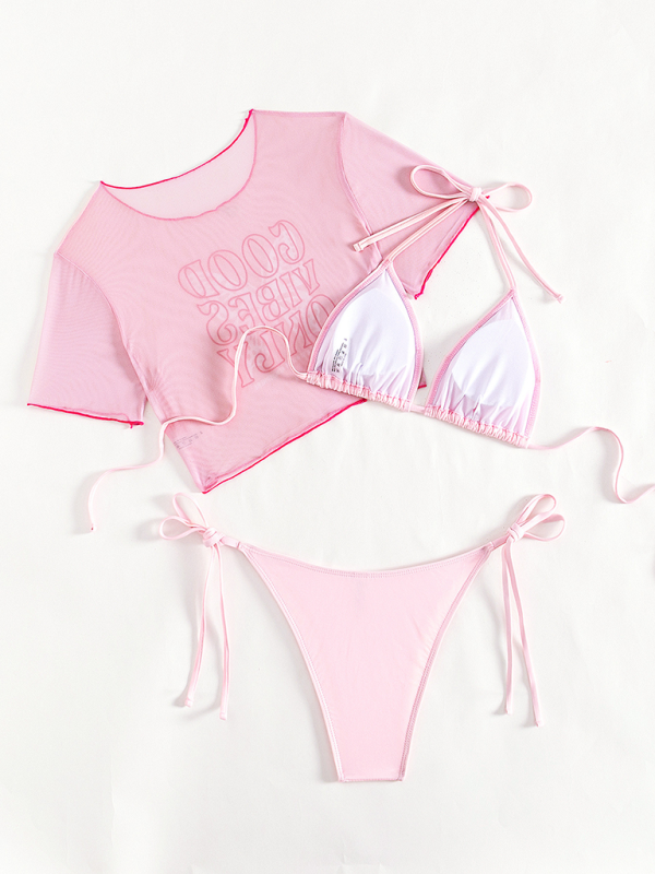 Bikini string rose trois pièces avec cache-maillot en maille