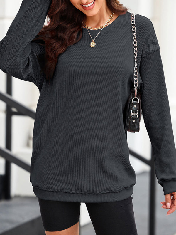 Sweatshirts- Loose Pullover Crewneck Sweatshirt for a Relaxed Look- Black- Pekosa Women Clothing